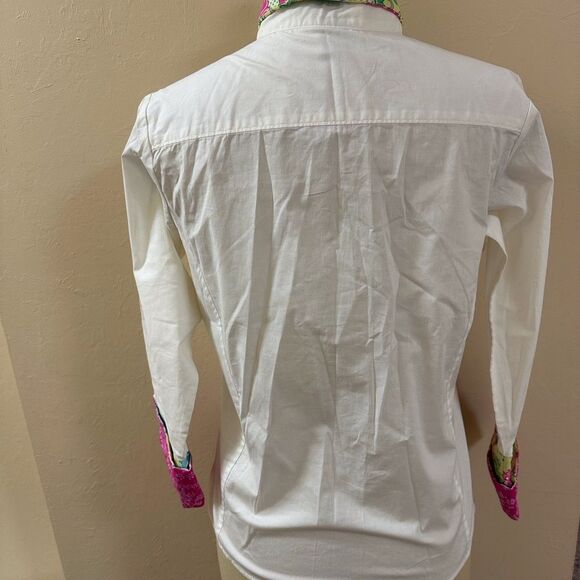 Pearly Vine White Button-Up Women's Top with Pink Accents - Picture 2 of 5